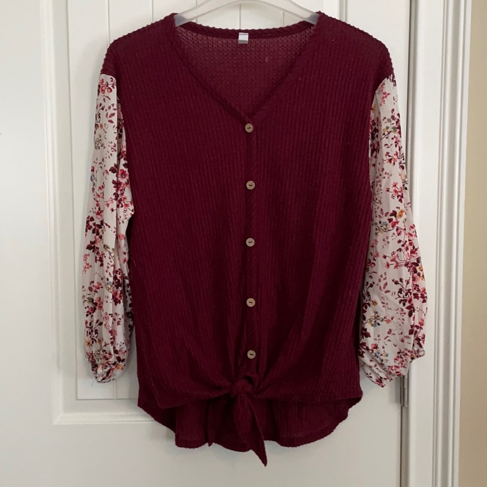 HoneyMe burgundy top with floral sleeves. Size S
